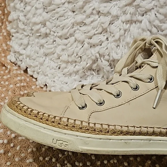 Ugg Hightop Leather Shoes - Picture 15 of 16